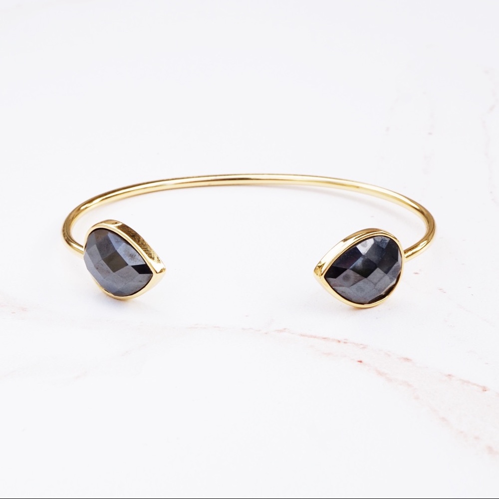 Teardrop Hematite & Gold Wire Bracelet